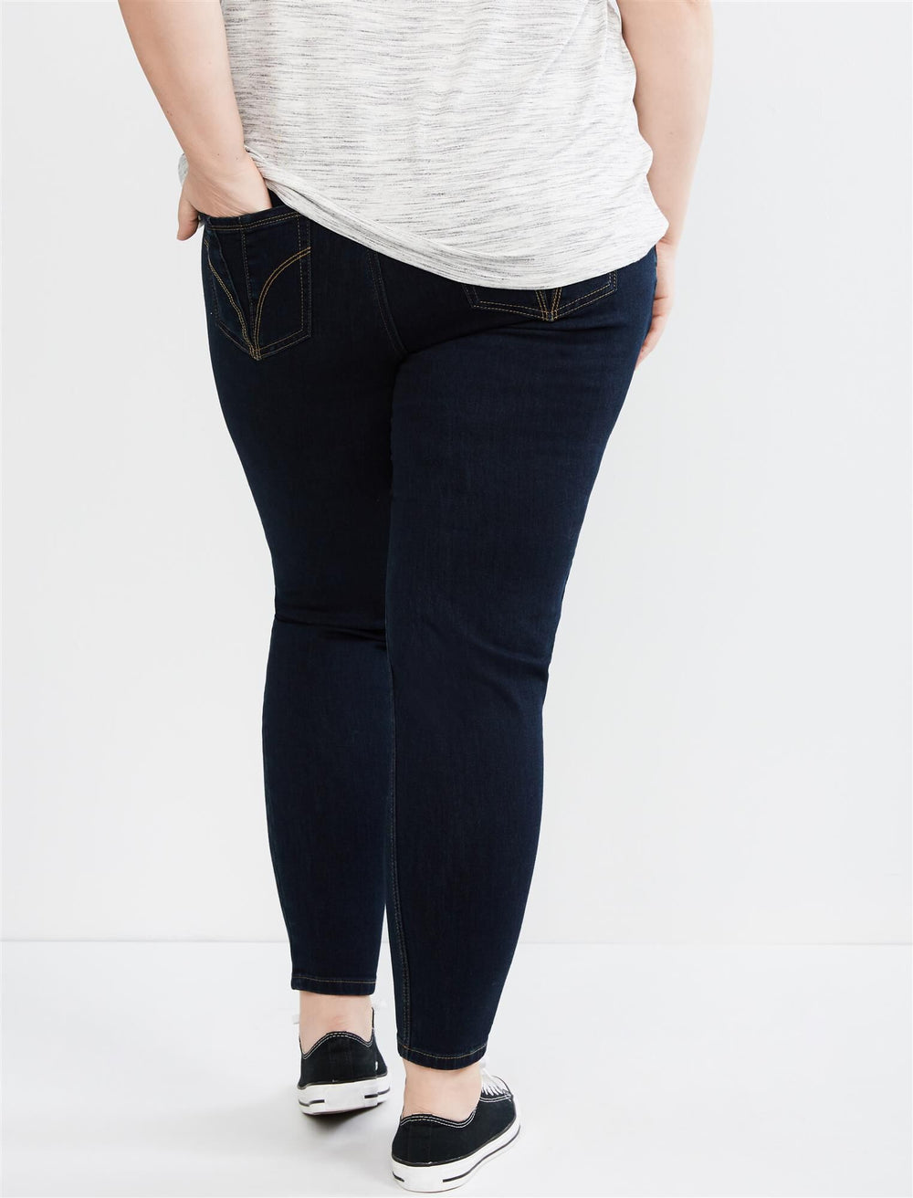 MAMA PRIMA Plus Post V-Pocket Jeans- Modern Rinse Motherhood Maternity