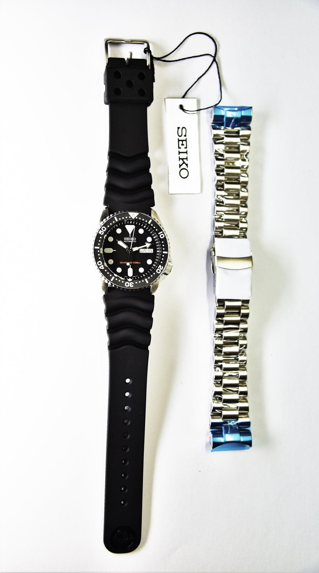 Seiko Black SKX Diver's 200M Men's Rubber+Endmill 316L S/S Strap Watch –  Diligence1International