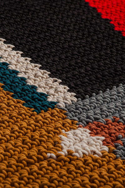 Kubel Head | Handmade art rug in suprematism style – kubel design