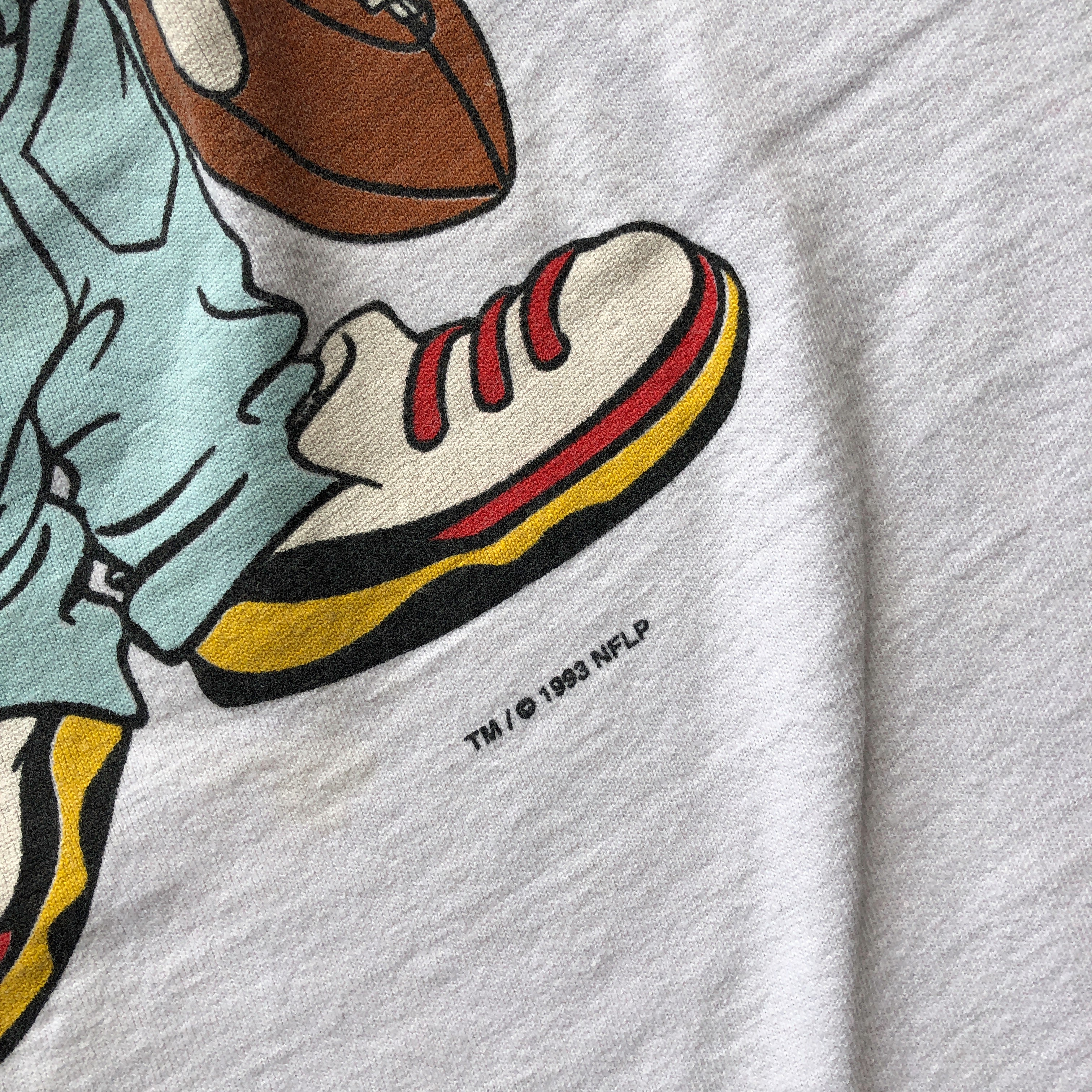 WESTSIDE STOREY VINTAGE | VINTAGE 1993 LOONEY TUNES BUGS, TAZ RAP CHIEFS T-SHIRT