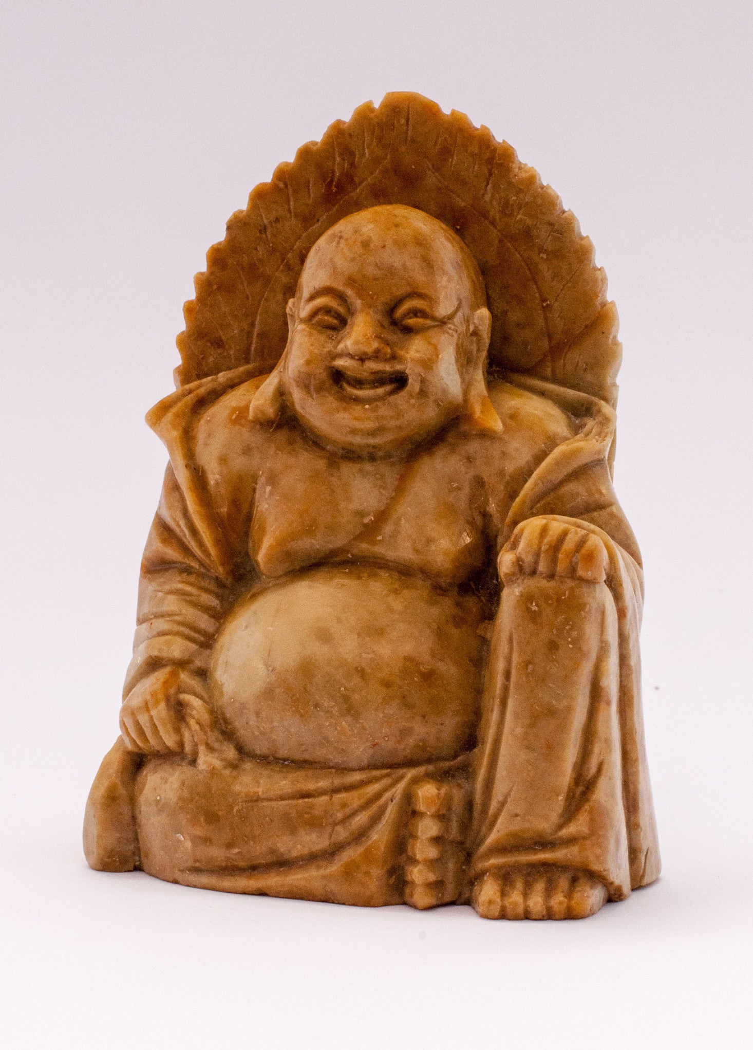 Carved soapstone buddha sitting, hand on knee left – Katoomie