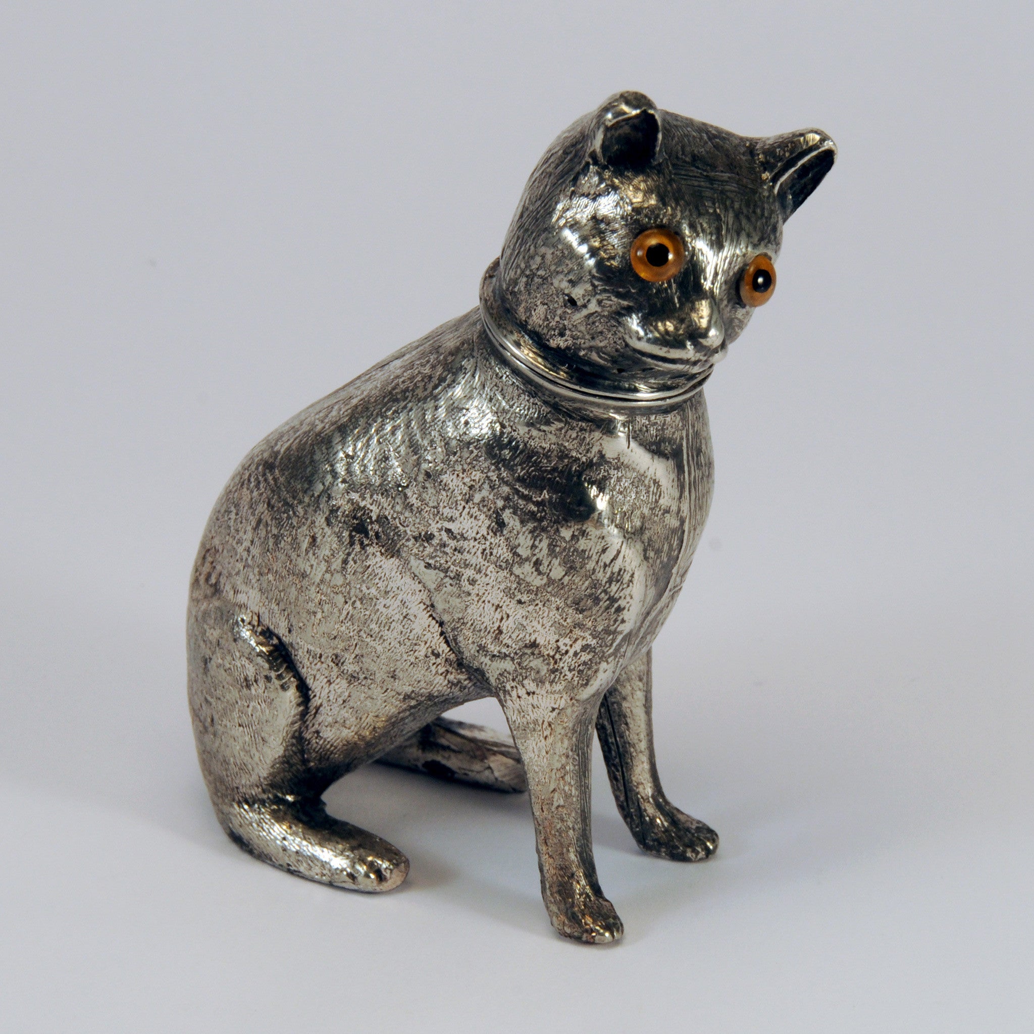 Pewter cat  pepper pot  Katoomie