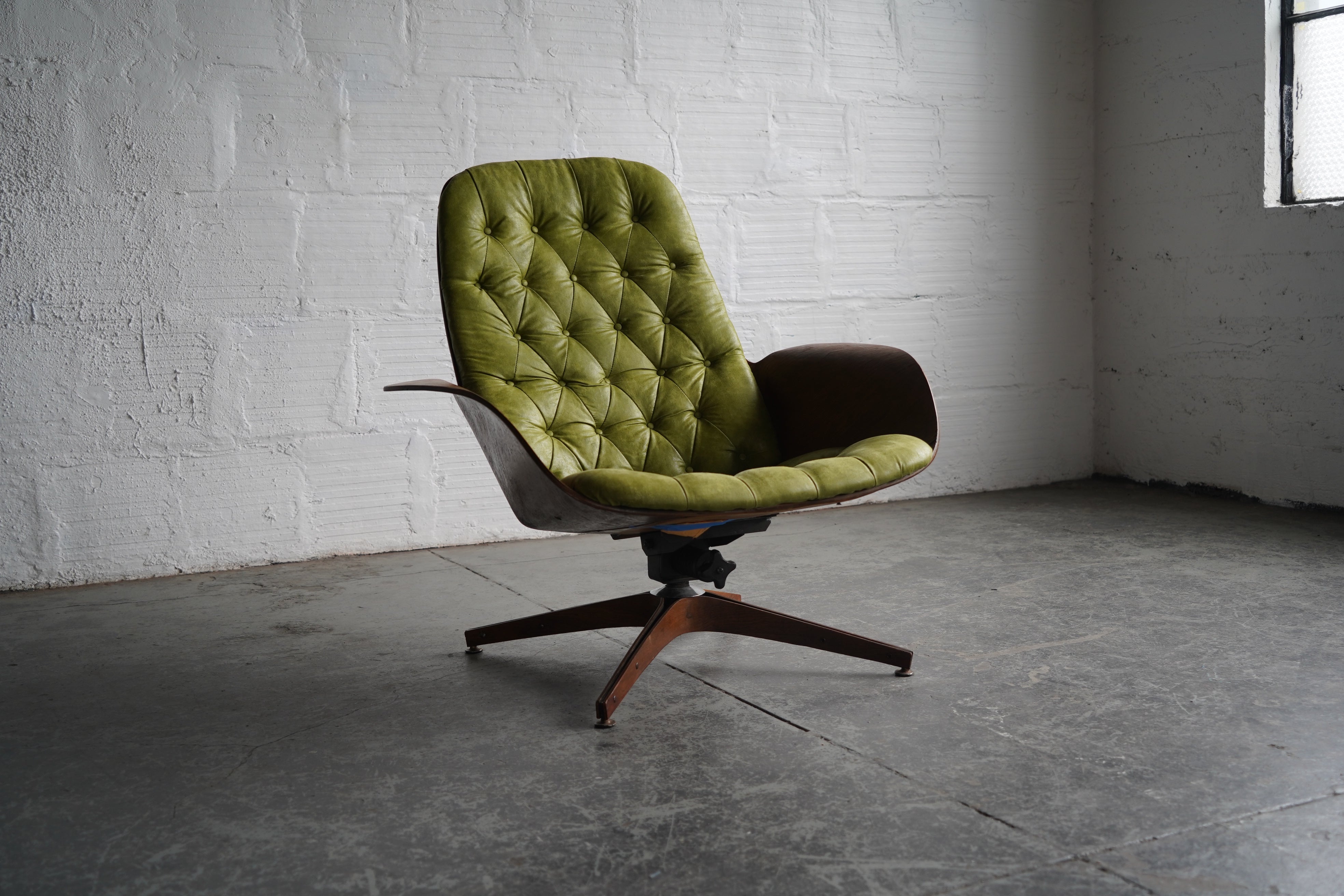 Plycraft Mr. Chair Lounge - Green