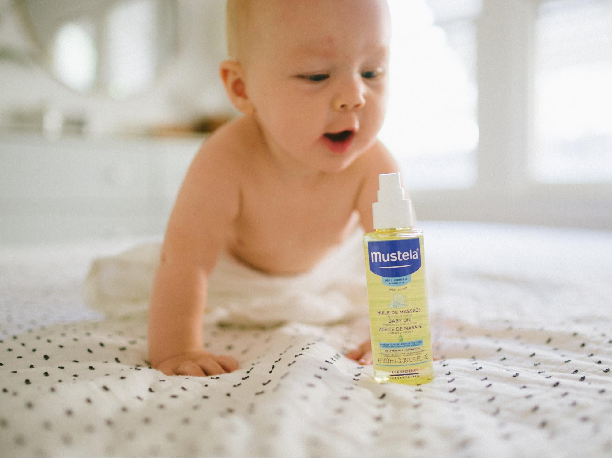 How To Choose The Best Floor Cleaner for Your Crawling Baby