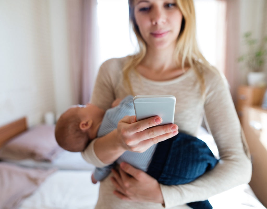 Mom announcing her birth digitally