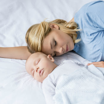 Sleep to lose weight while breastfeeding