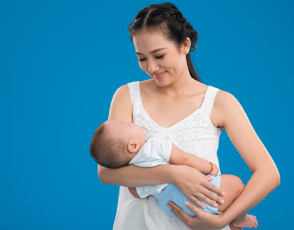 how to hold a baby - The Cradle Hold