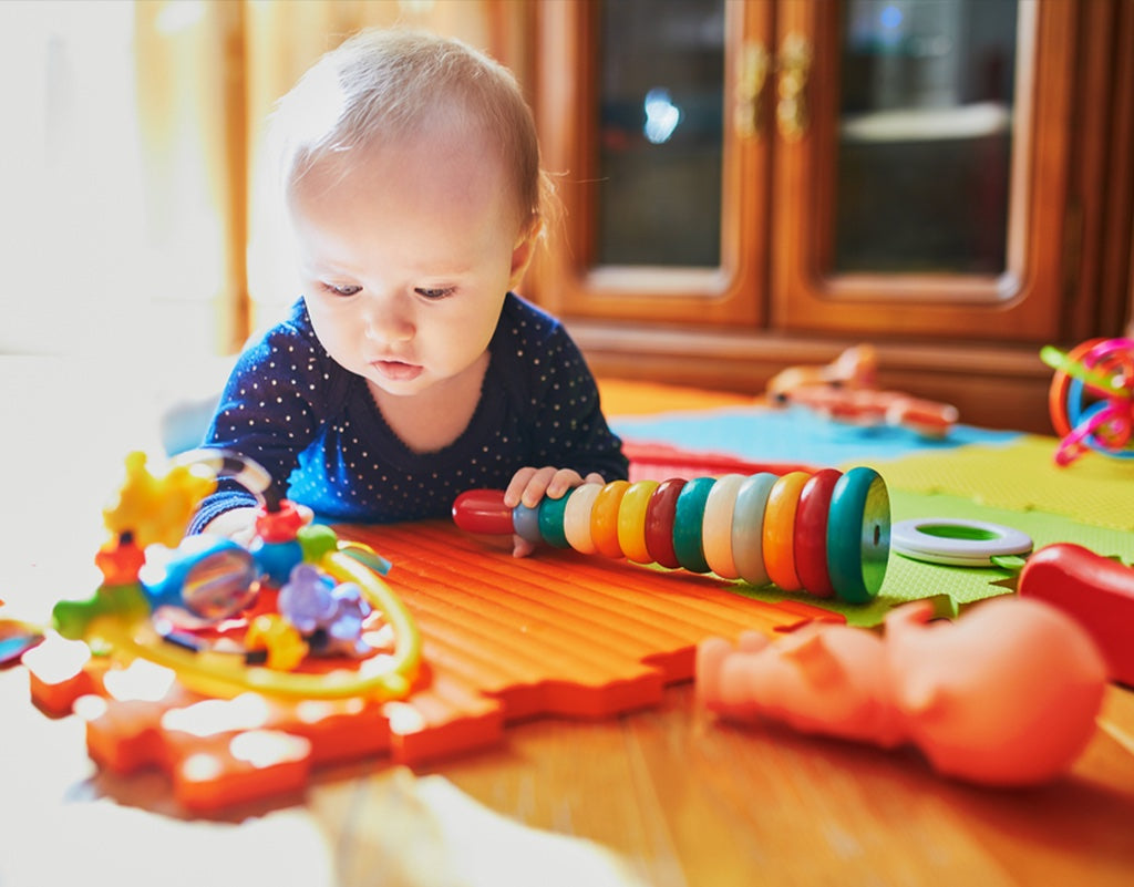 when do babies crawl