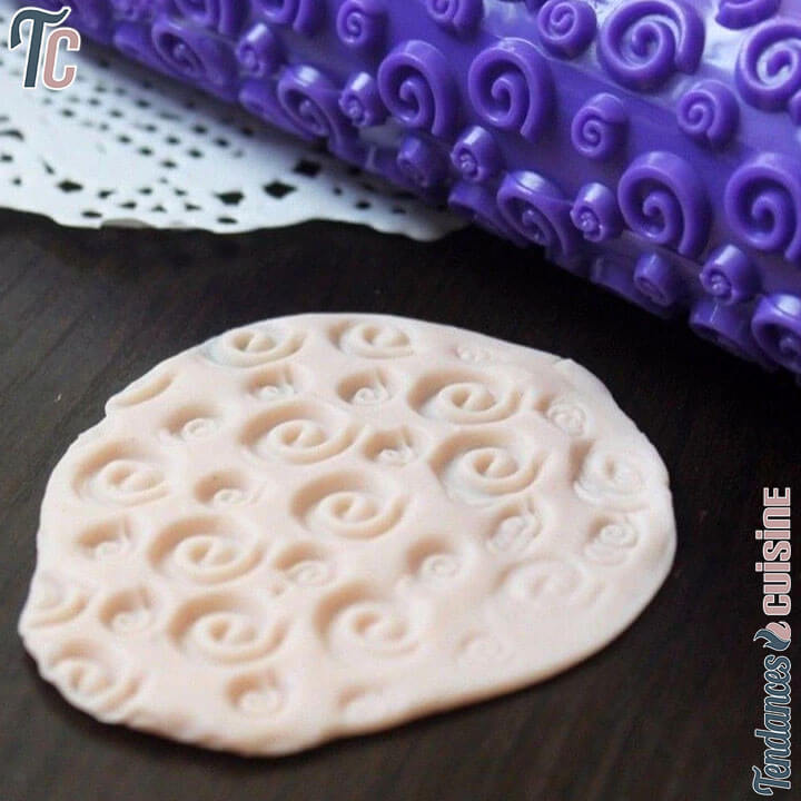 Rouleaux à Pâtisserie Motifs 3D en Reliefs 9 Modèles utilisation - Tendances-cuisine.fr