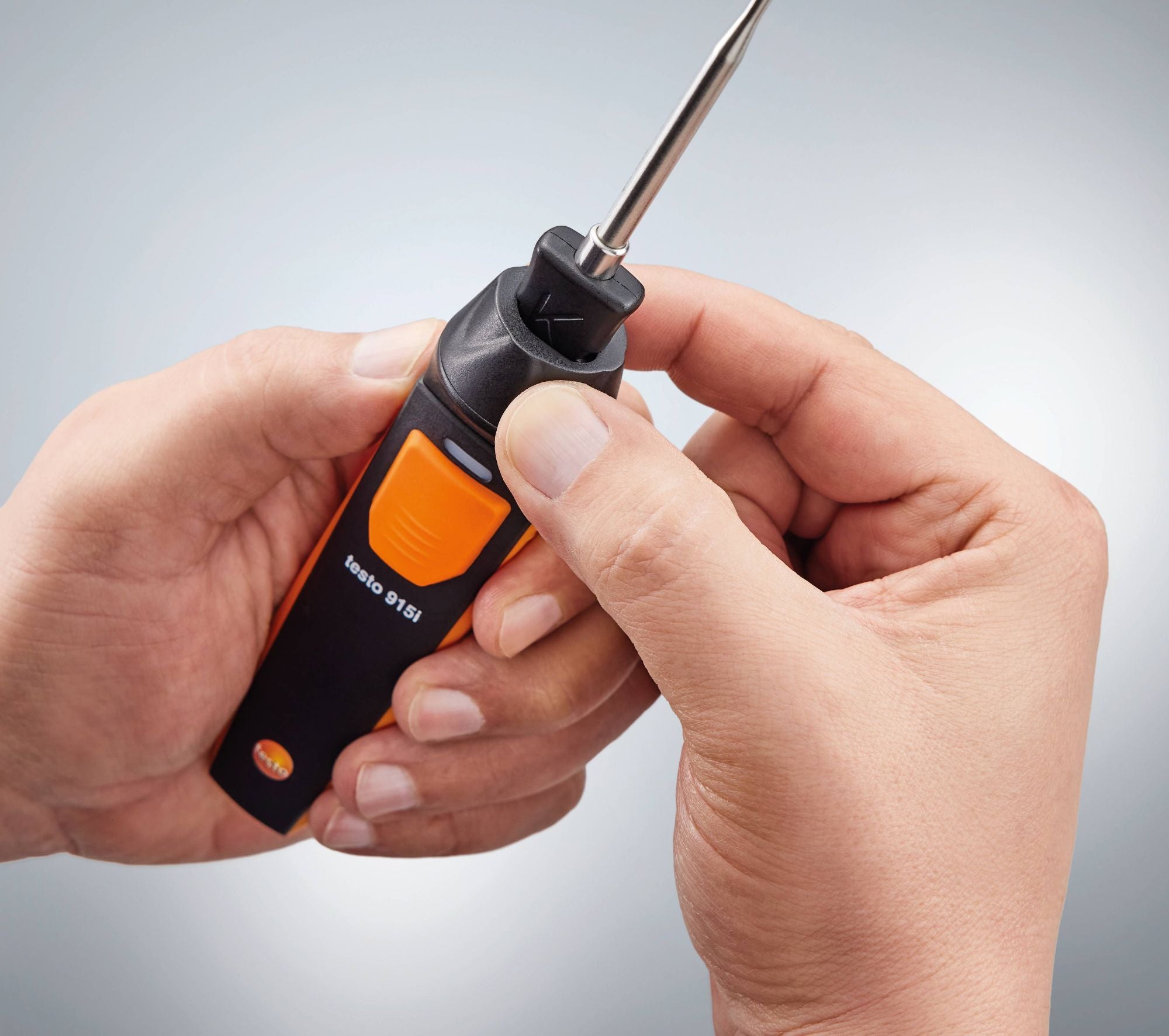 Thermometer With Air Probe And Smartphone Operation demo
