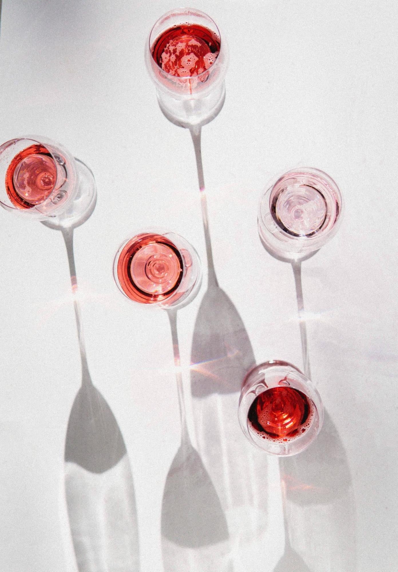 Red vs. White Wine Glasses: What's the Difference? - Made In