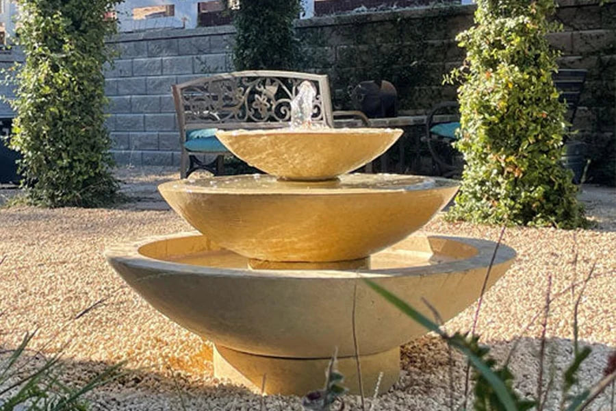 Cascade Fountain in travertine in action