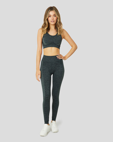 16 Gym Outfits For Women To Help Get Your Sweat On  Gym clothes women, Gym  outfit, Fitness wear outfits
