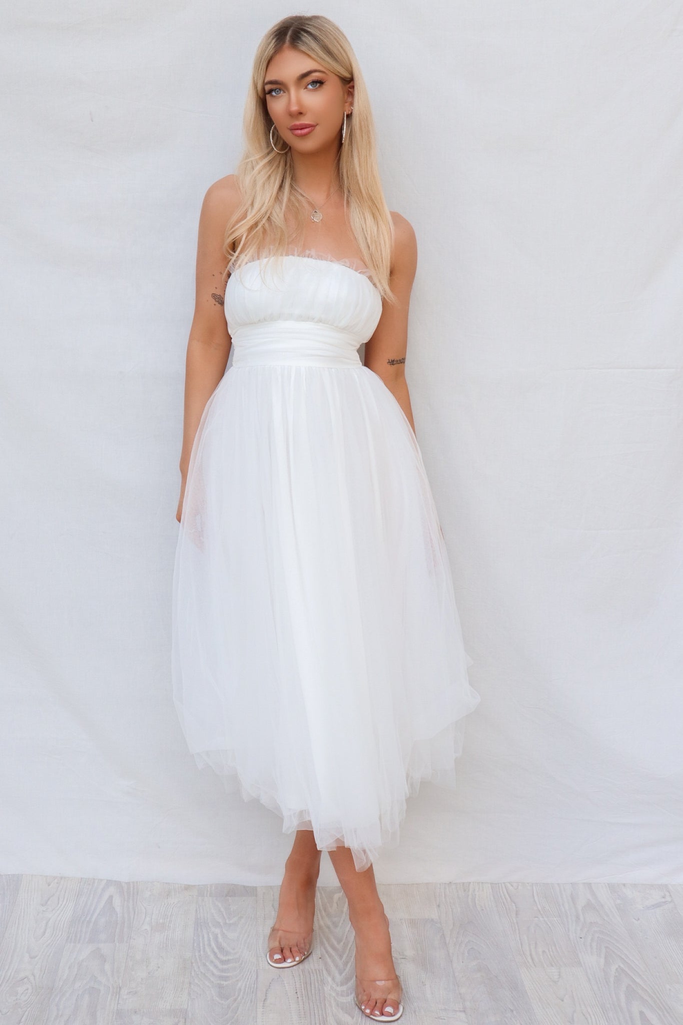 Latisha Tulle Midi - Cute Chic Backless Tulle Formal White Dress – Runway  Goddess