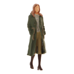 1/64 Miniature People Figures Street Scene Models Coat Green Woman