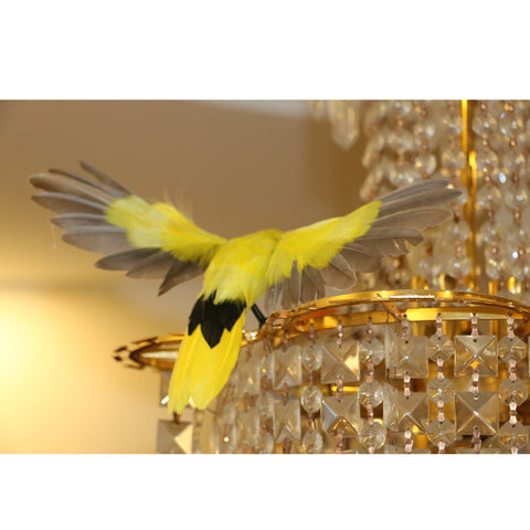Artificial Feathered Animal Bird Garden Figurine Decor Oriole Flying