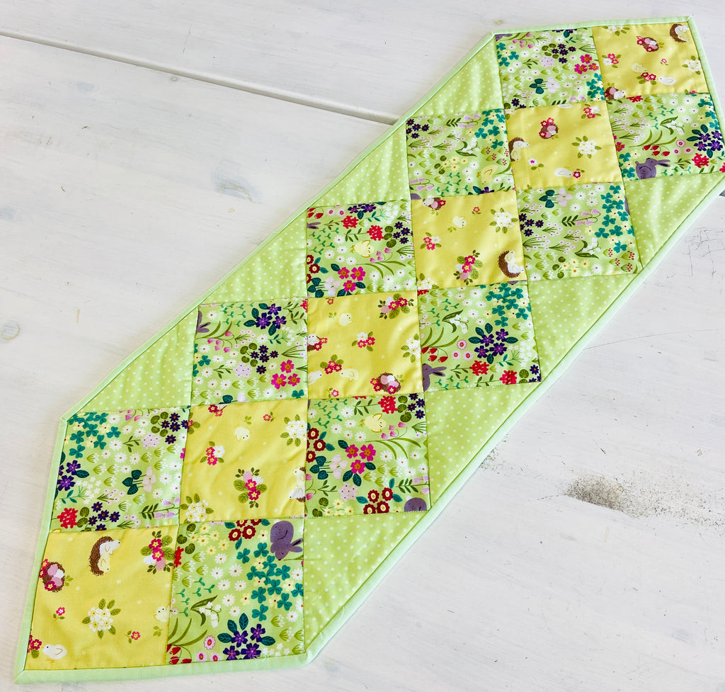Spring Mini Table Runner Project Box