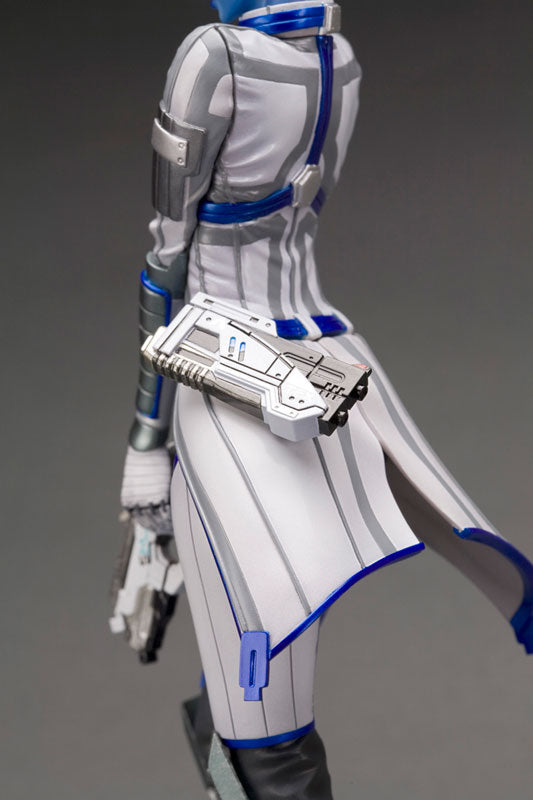 mass effect liara statue