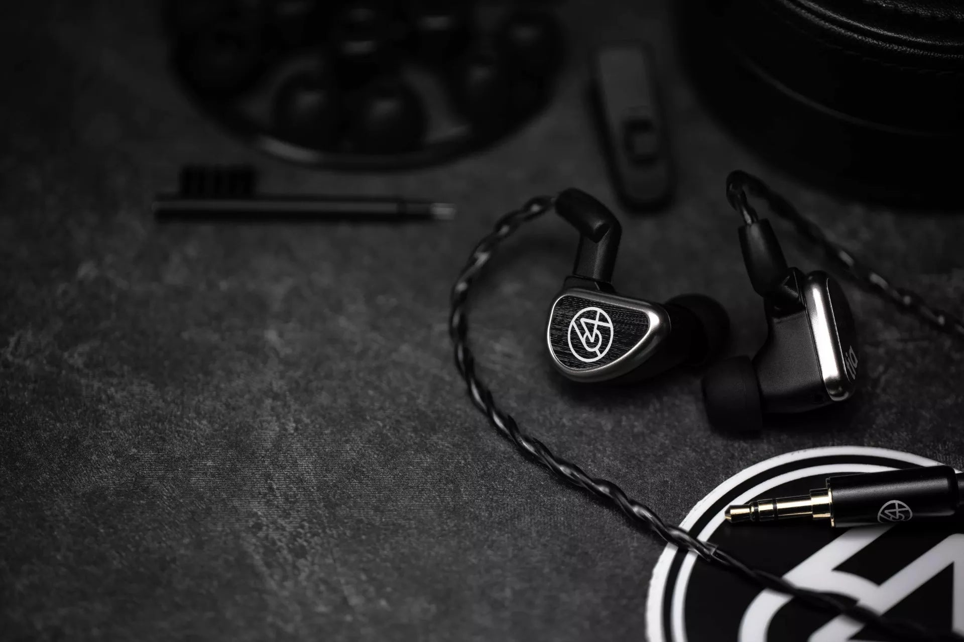 64 Audio tia Trió - Triple Drivers Universal IEM Earphones