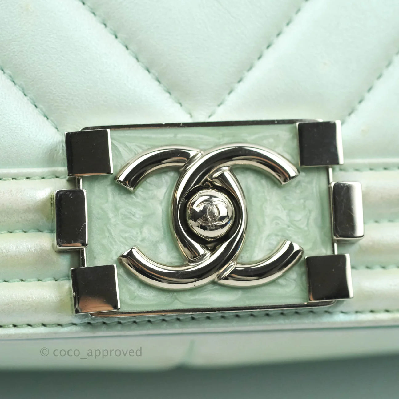 Chanel Hardware Guide: Impossible to count the Chanel Handbags