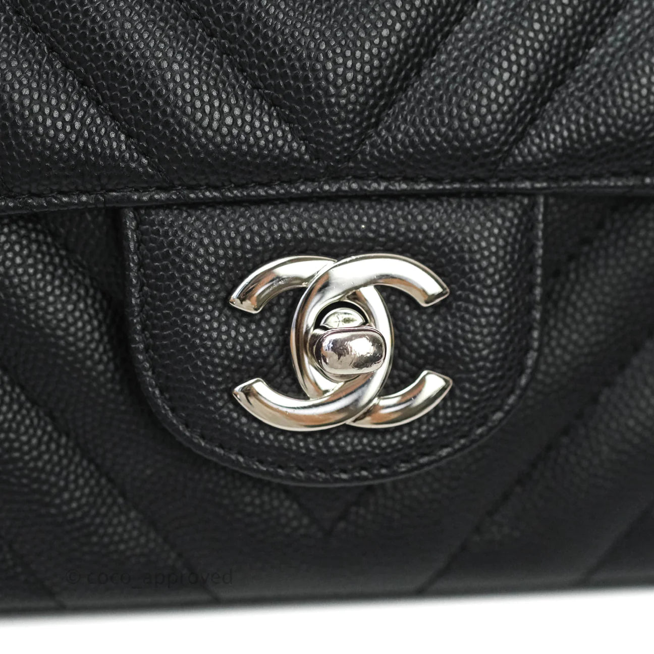 Chanel Shiny Silver Hardware - CC lock