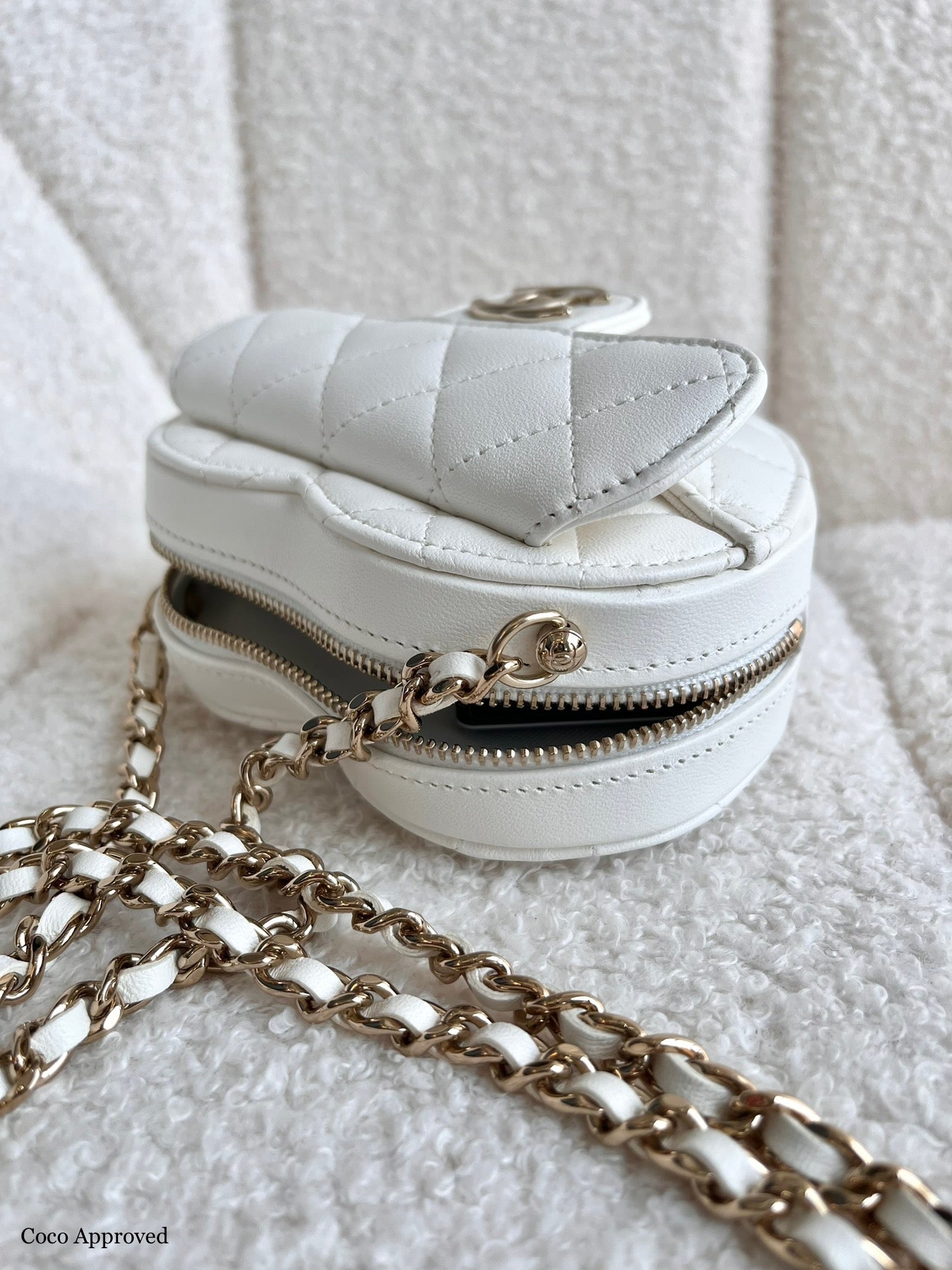 Chanel 2022 Most Hit Wish List Handbag - Chanel Heart Bag 22S
