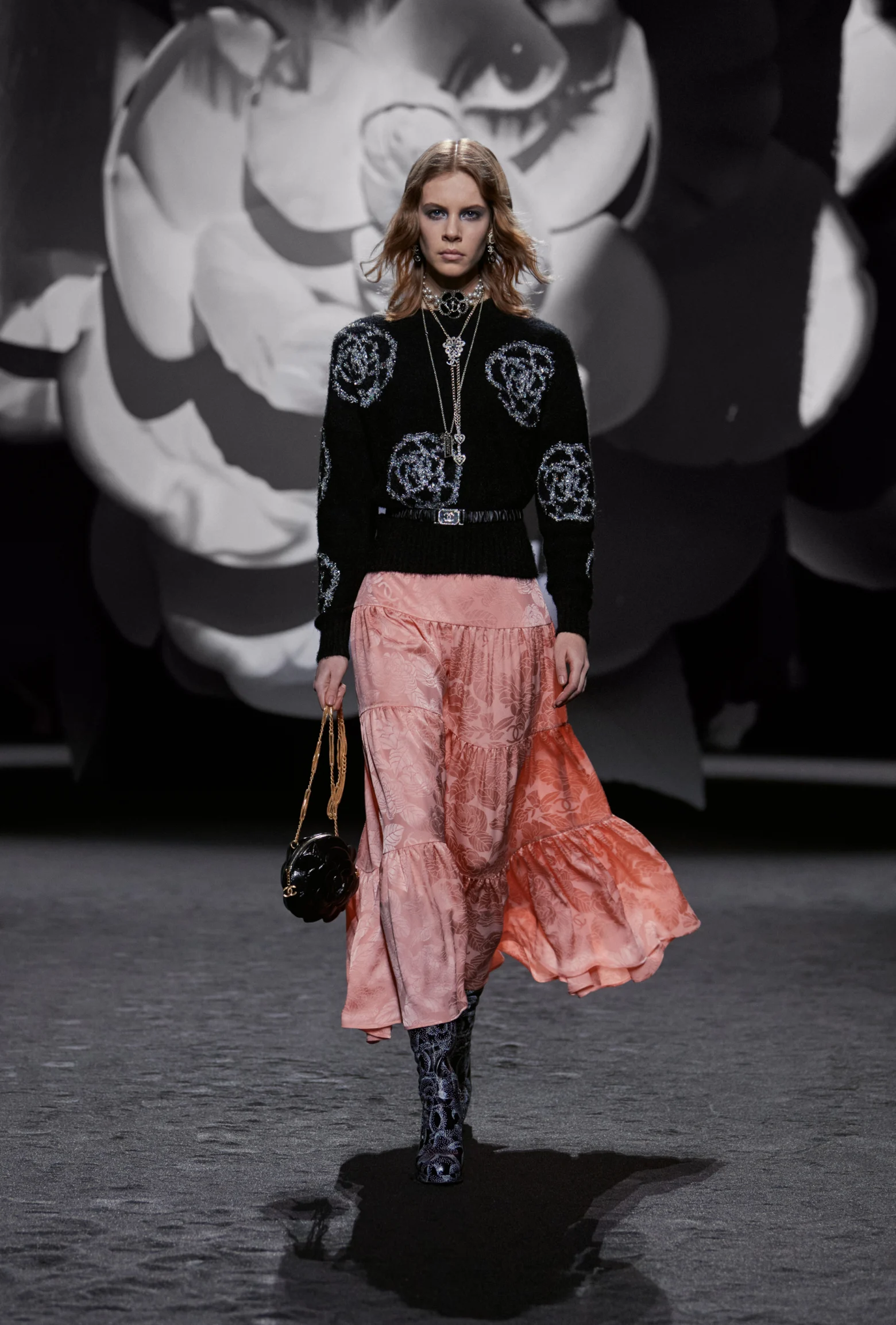 Chanel 23K 2023-2024 Fall-winter fashion show runway