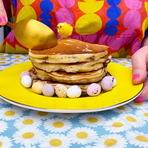 easter-breakfast-mini-egg-pancakes