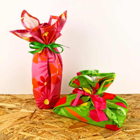 Using-Tea-Towels-To-Wrap-Presents