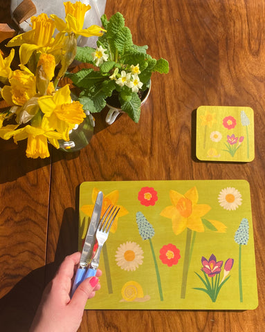 Spring-flower-placemat-and-coaster-with-daffodils