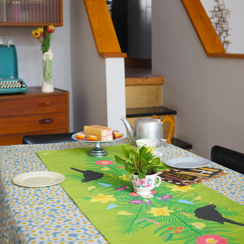 Easter-breakfast-table-with-teapot