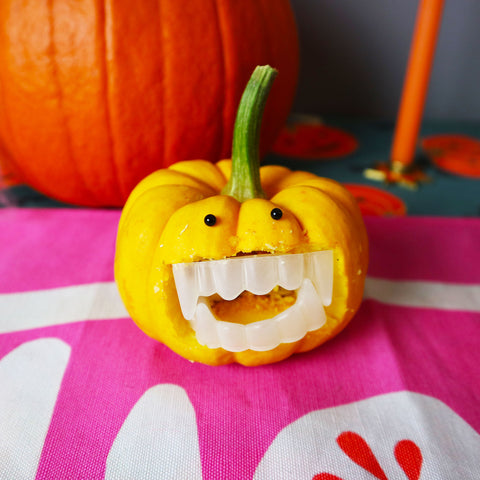 Pumpkin-Carving-Munchkin-Vampire-Teeth