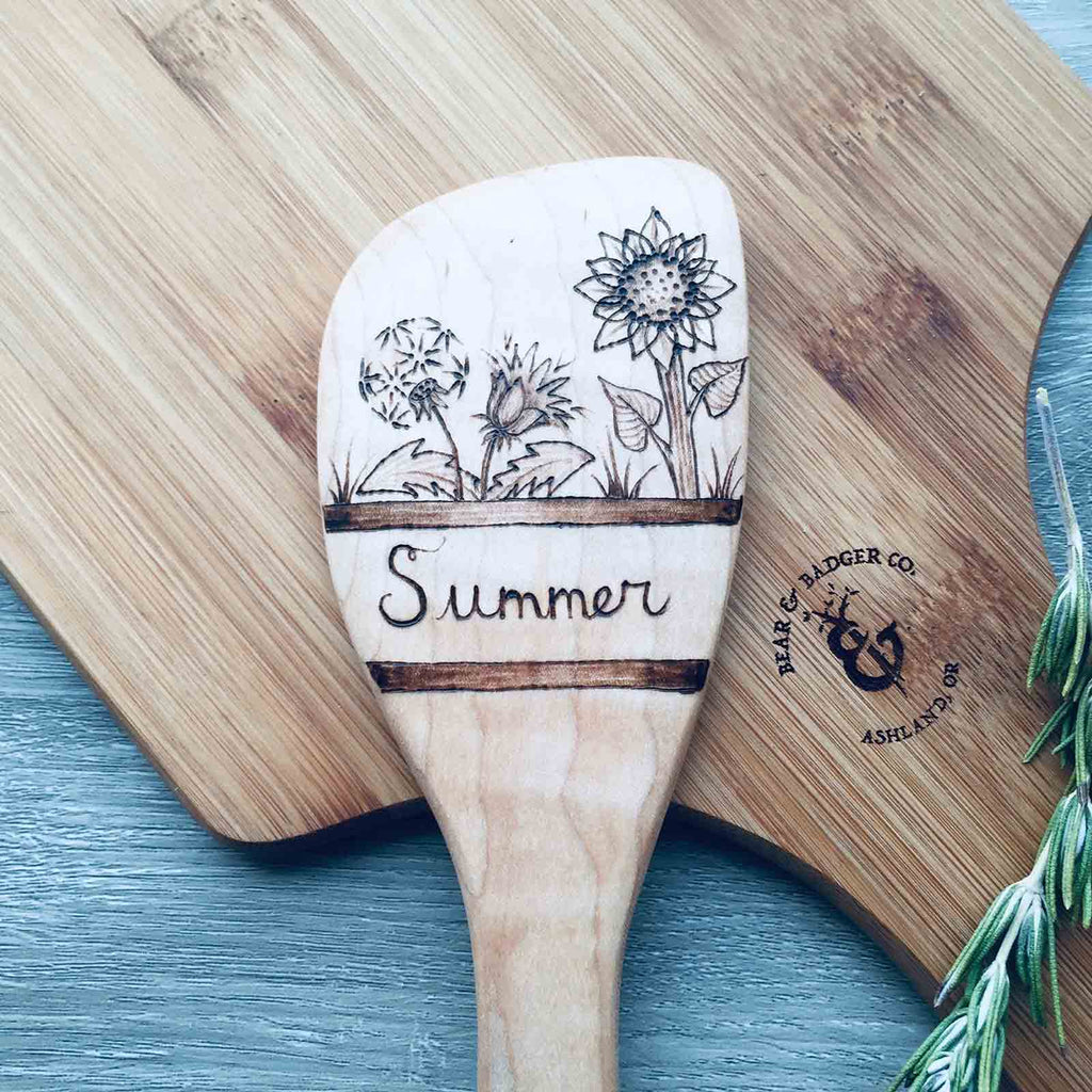 Kitchen Decor and Supplies Bee Wooden Spoons Spatula Set Bee Themed Cooking  Utensils Non Stick Carve Spoons Burned Cookware Kitchen Gadget Kit  Housewarming Gift Chef Present Funny Kitchen Decor 