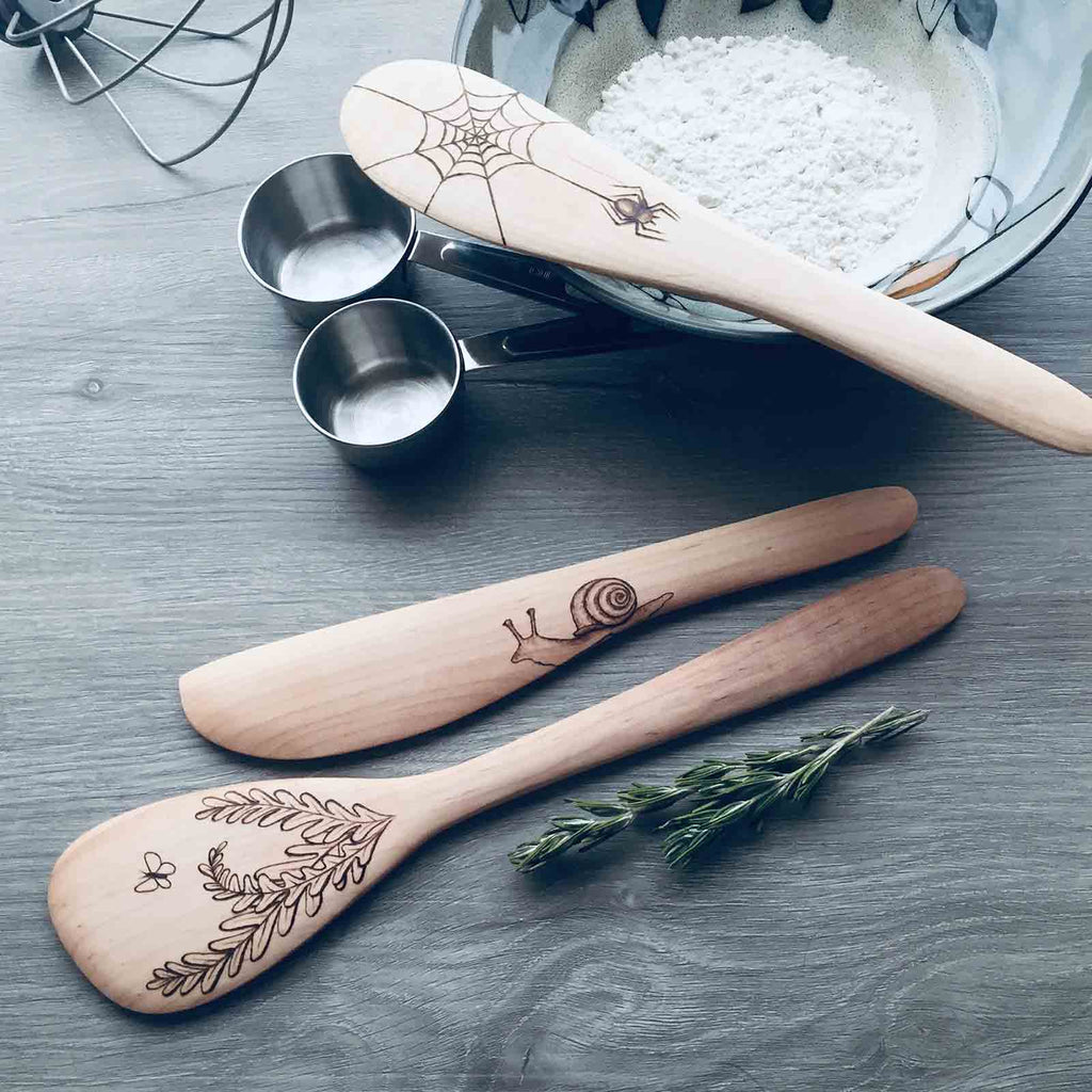 Kitchen Decor and Supplies Bee Wooden Spoons Spatula Set Bee Themed Cooking  Utensils Non Stick Carve Spoons Burned Cookware Kitchen Gadget Kit