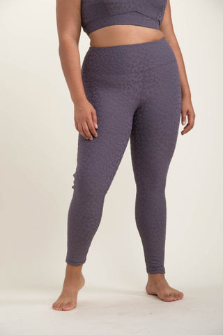 Black Leopard Textured Leggings - Curvy – Hidden Hills Boutique