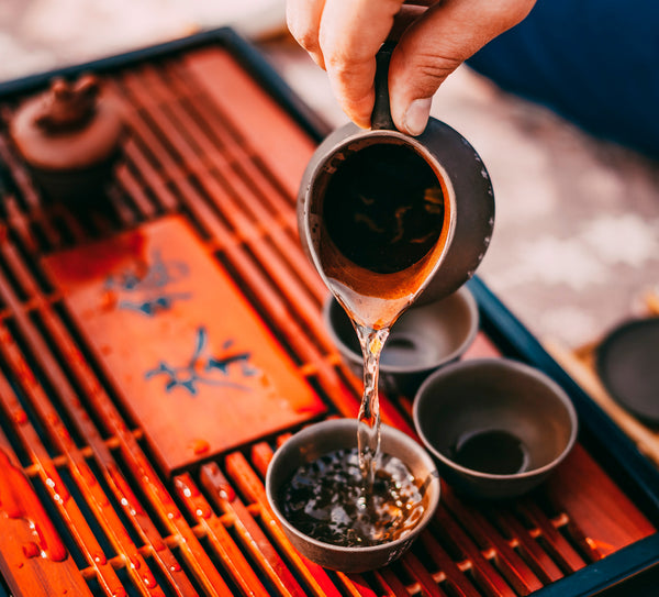 Traditionelle Chinesische Teezeremonie mit Ihsing Ton Cups