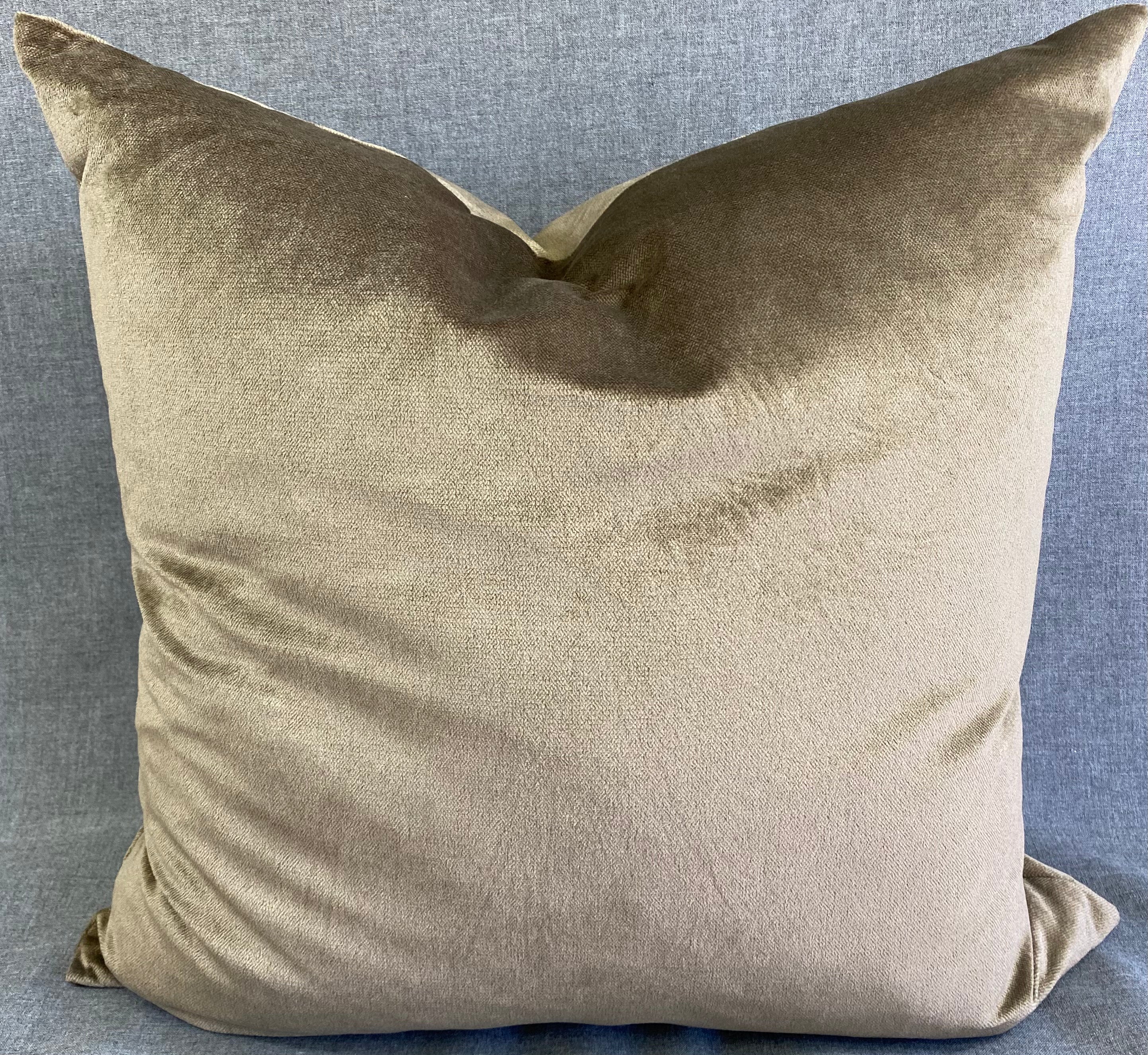 Luxury Pillow - 24” x 24” - Belvedere Otter