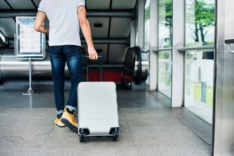 Can you drop off luggage before check-in