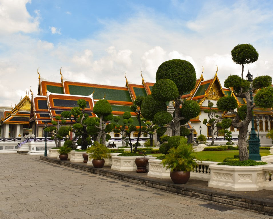 Visiting-Temples-In-Bangkok