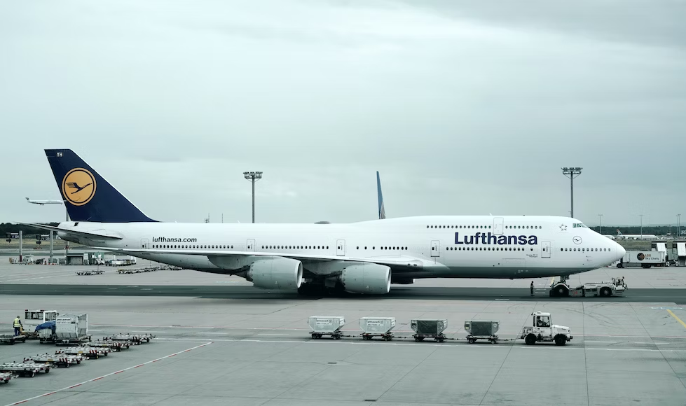 List Of Airlines That Offer WiFi Onboard - Lufthansa - CabinZero