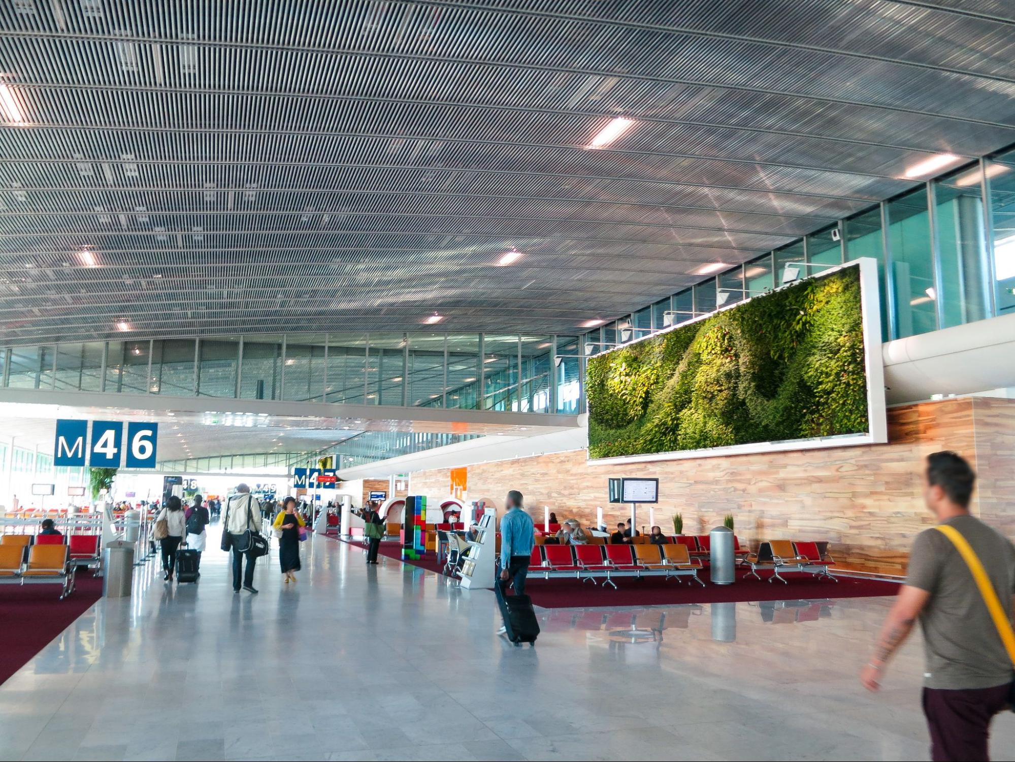 Best Airports in the World - Paris Charles de Gaulle Airport - CabinZero