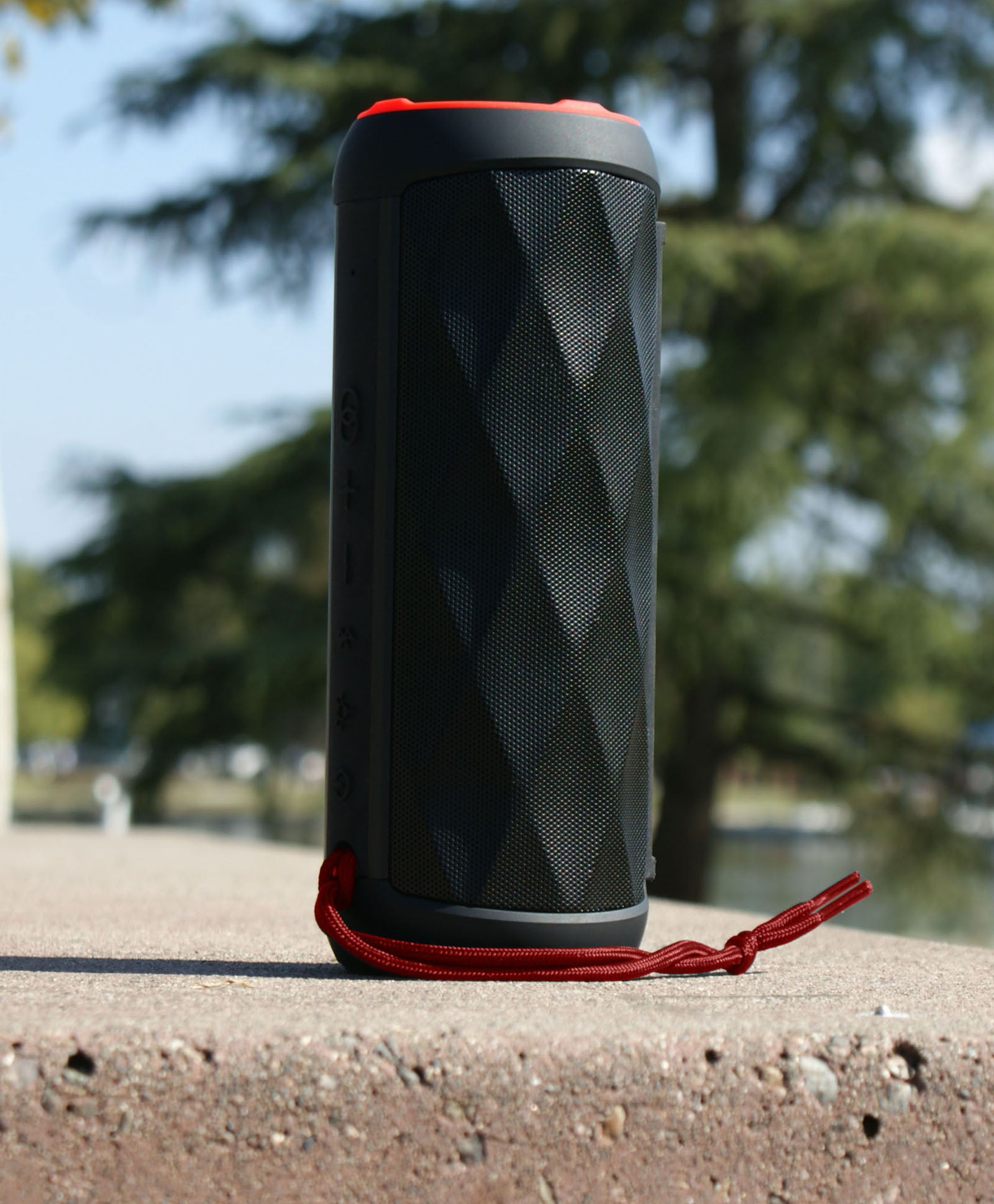 Monster rove hot sale 2 bluetooth speaker