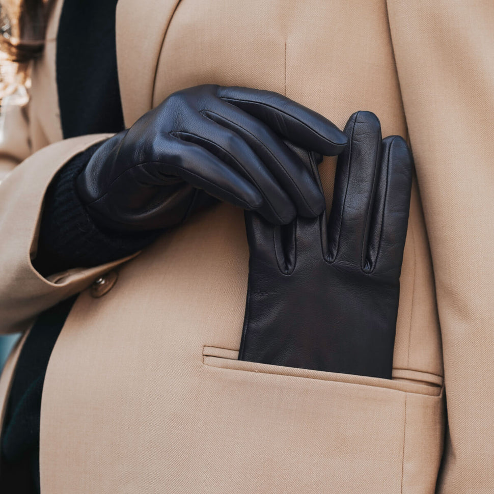 Black Leather Gloves Women - Silk Lined - Handmade in Italy – Leather  Gloves Online