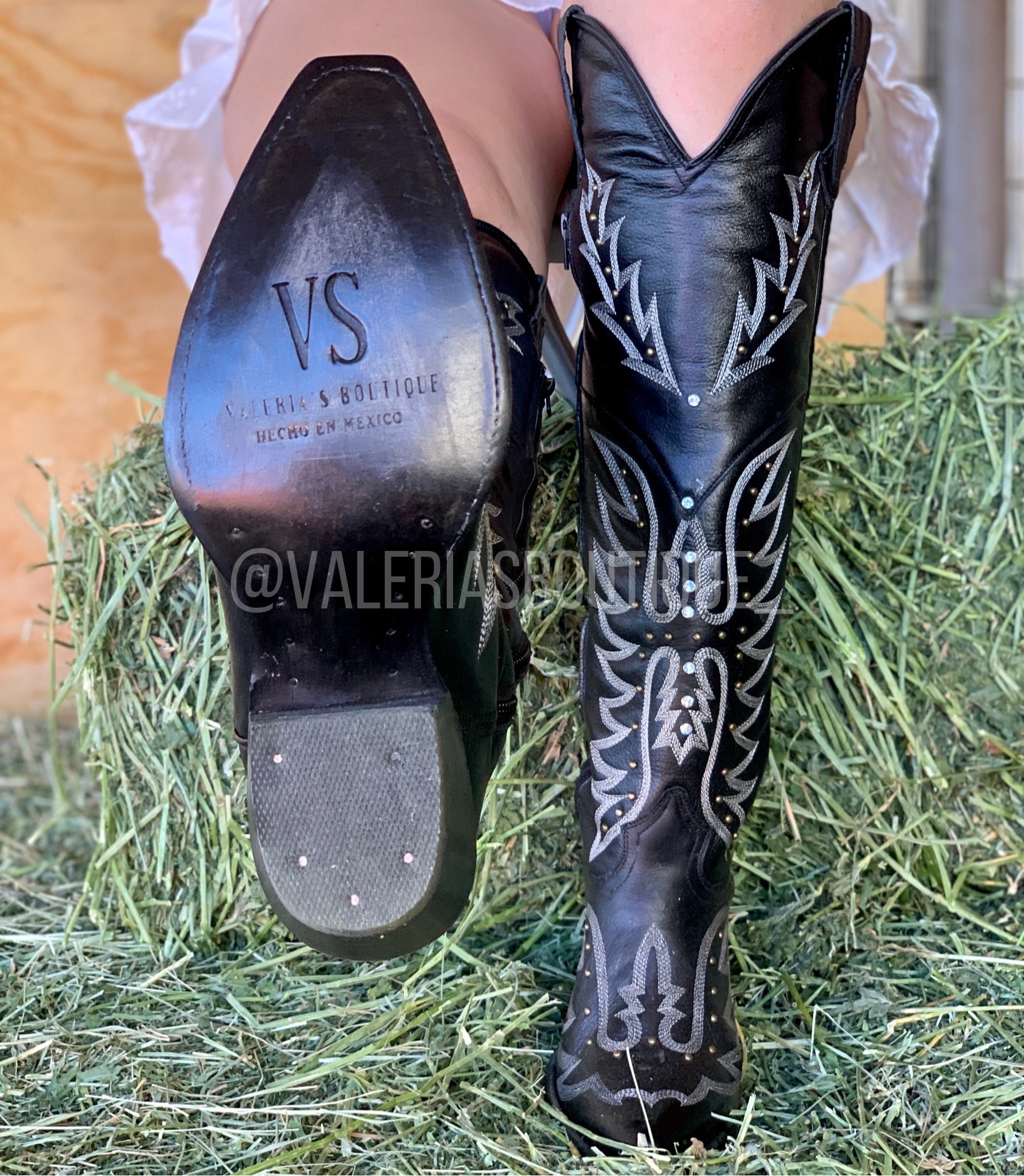 Cloth cowboy boots Louis Vuitton Brown size 38.5 EU in Cloth - 34114599