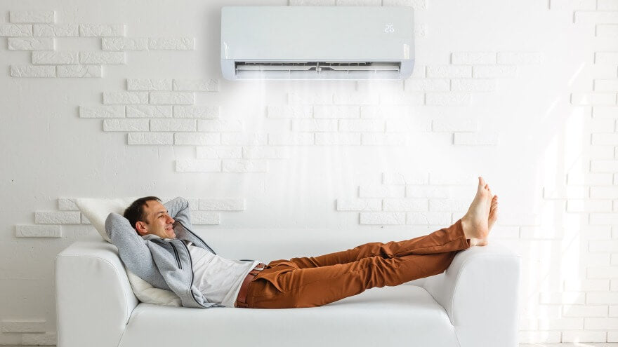 Turn on an AC is the best way to cool down a gaming room temperature