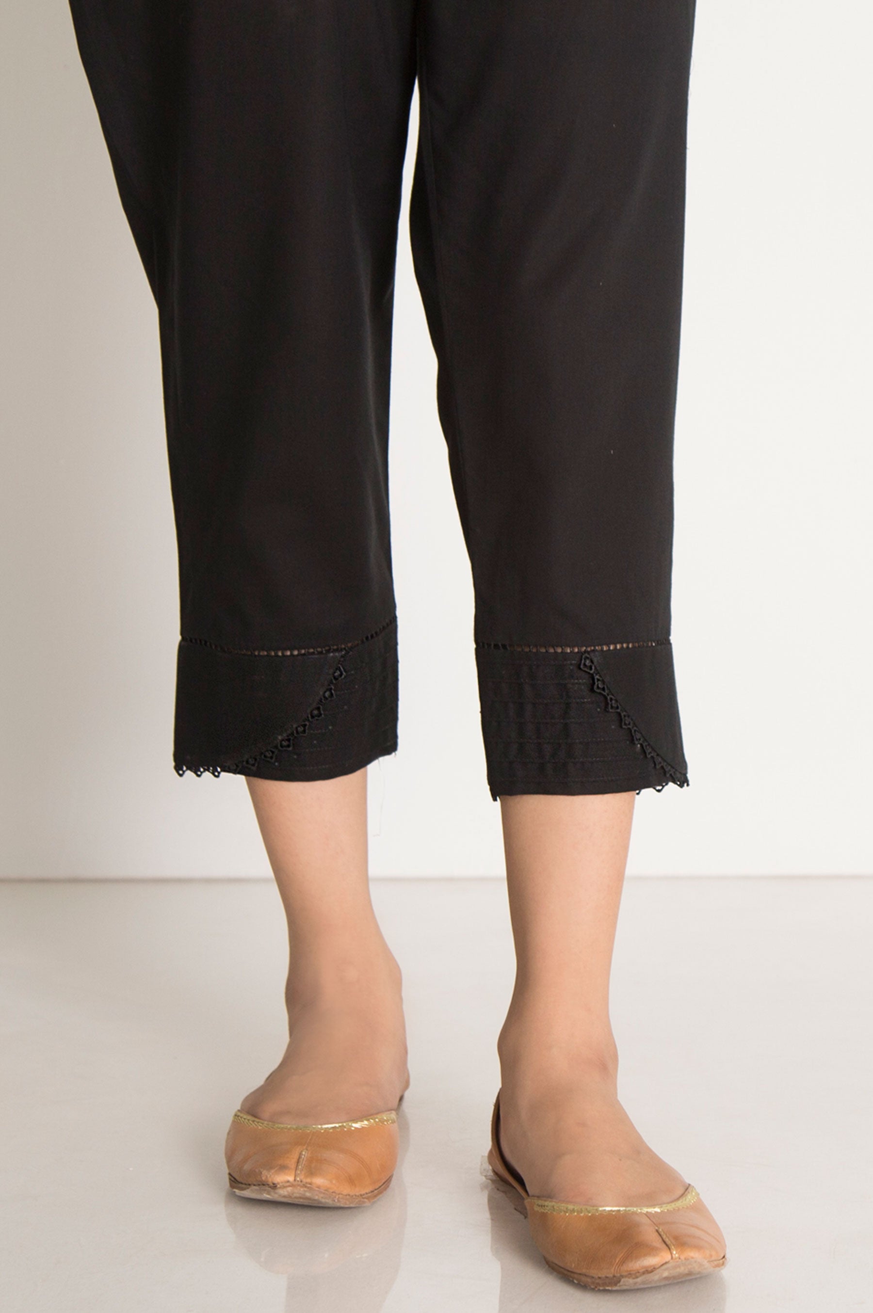 Lilith Black Solid Capri Jeans - K1106BK