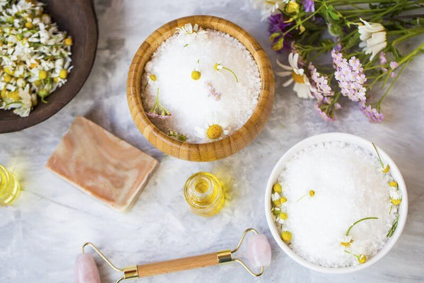 BENEFITS OF USING ESSENTIAL OILS FOR HOMEMADE BATH SALTS