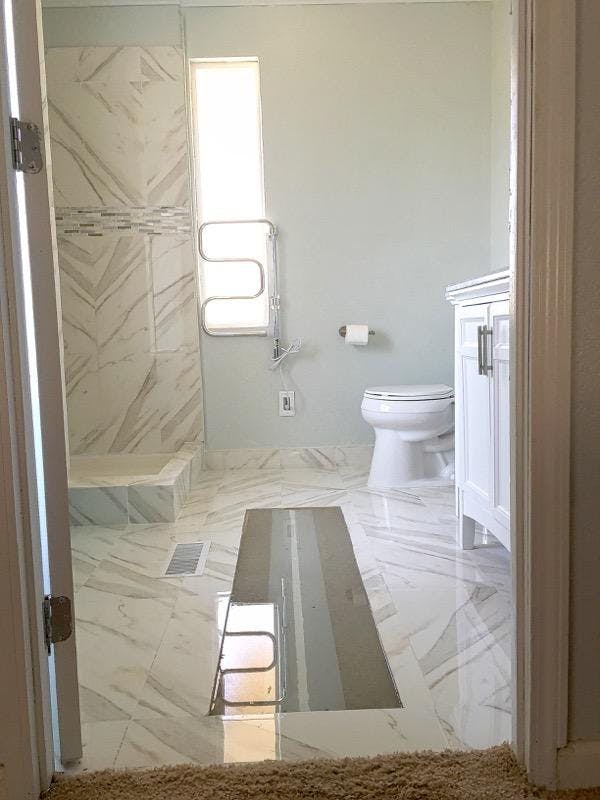 Elegant White Epoxy Bathroom Floors