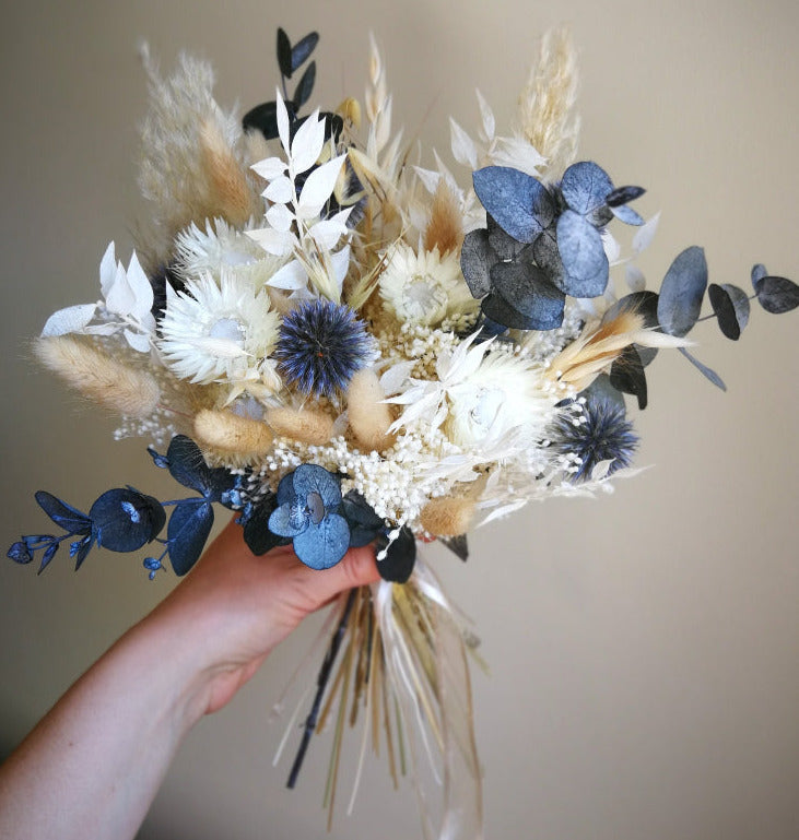Bouquet de mariée en fleurs séchées sur-mesure – Escapade Champêtre