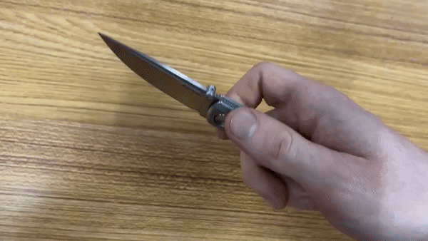 closing a frame lock pocket knife